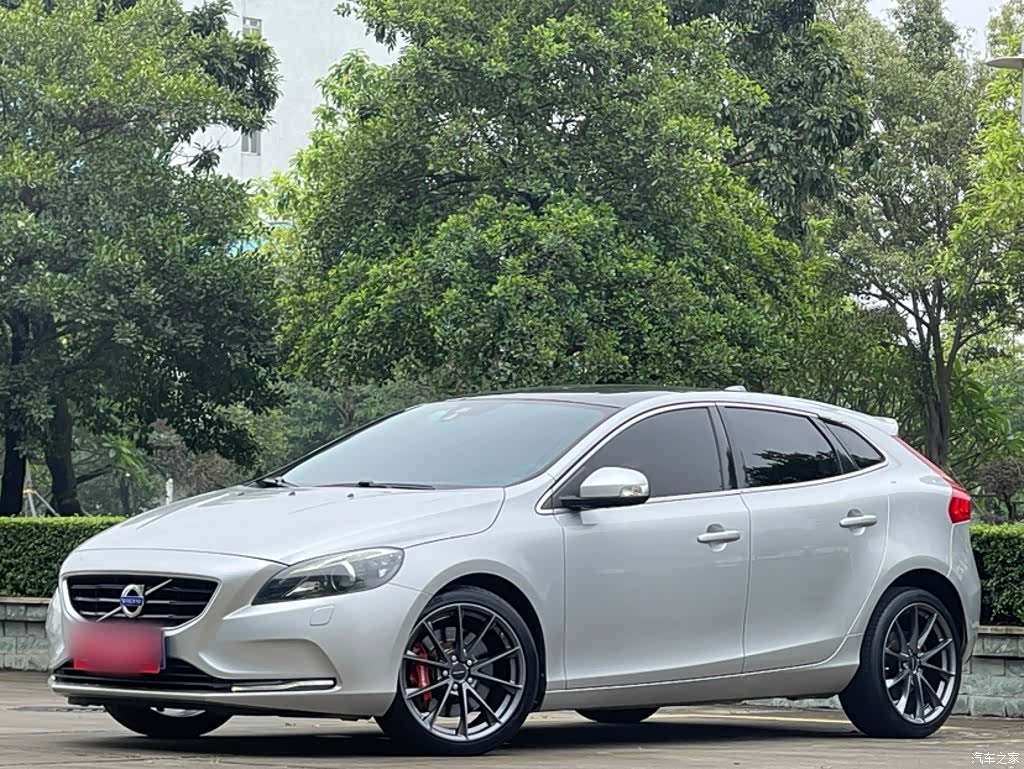 Volvo V40, 2016 25
