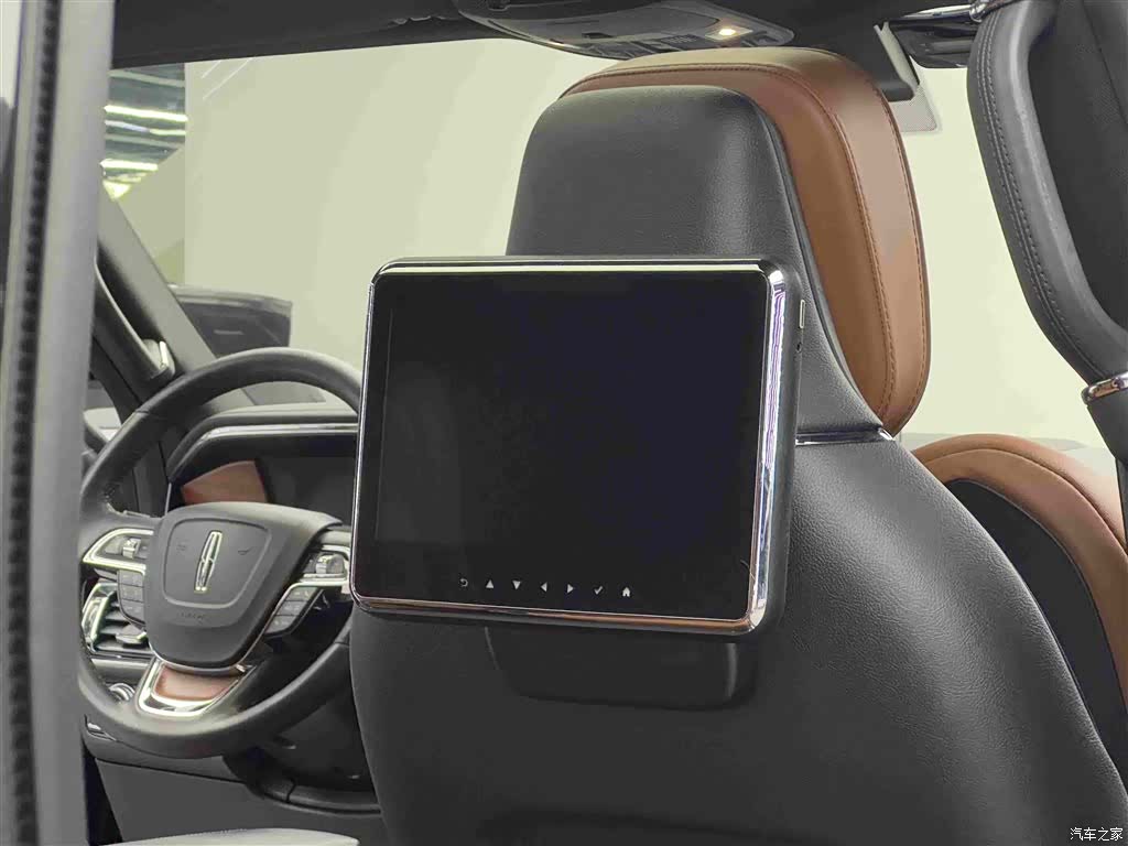 Lincoln Navigator, 2019 11