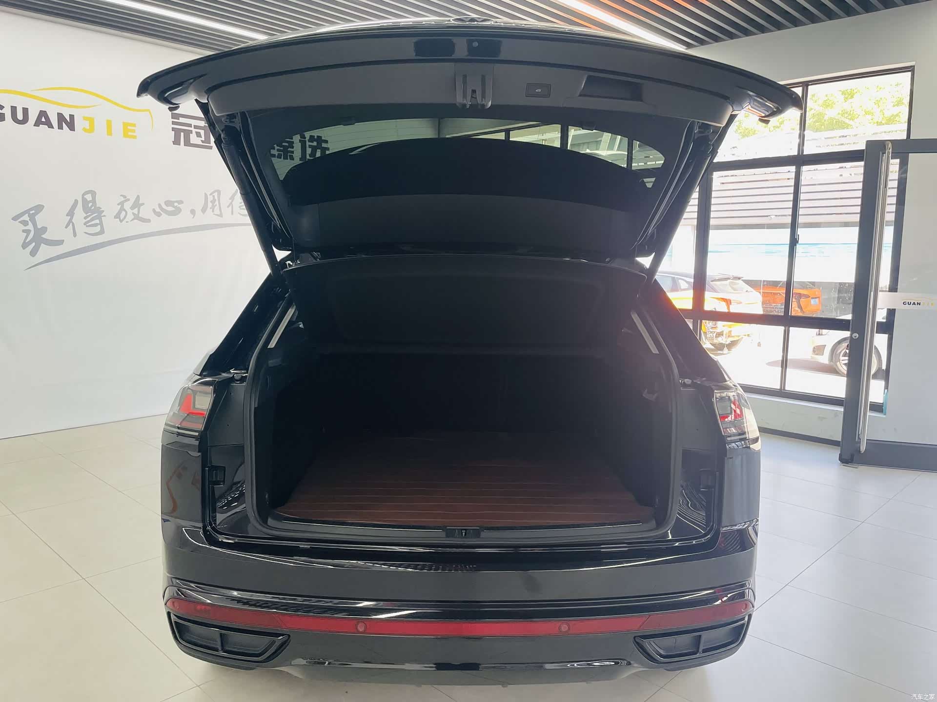 Volkswagen Teramont X, 2024 17