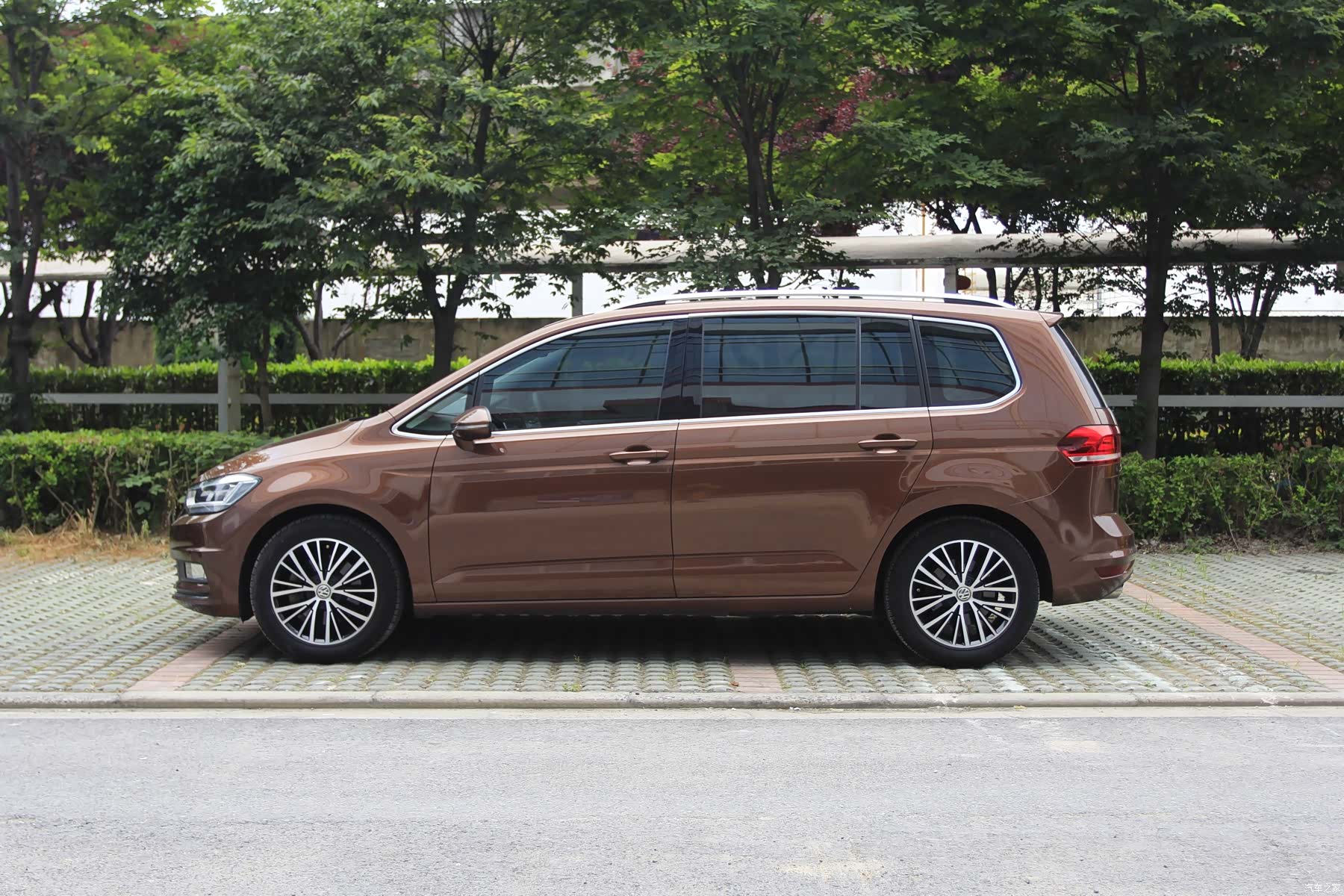 Volkswagen L, 2017 2