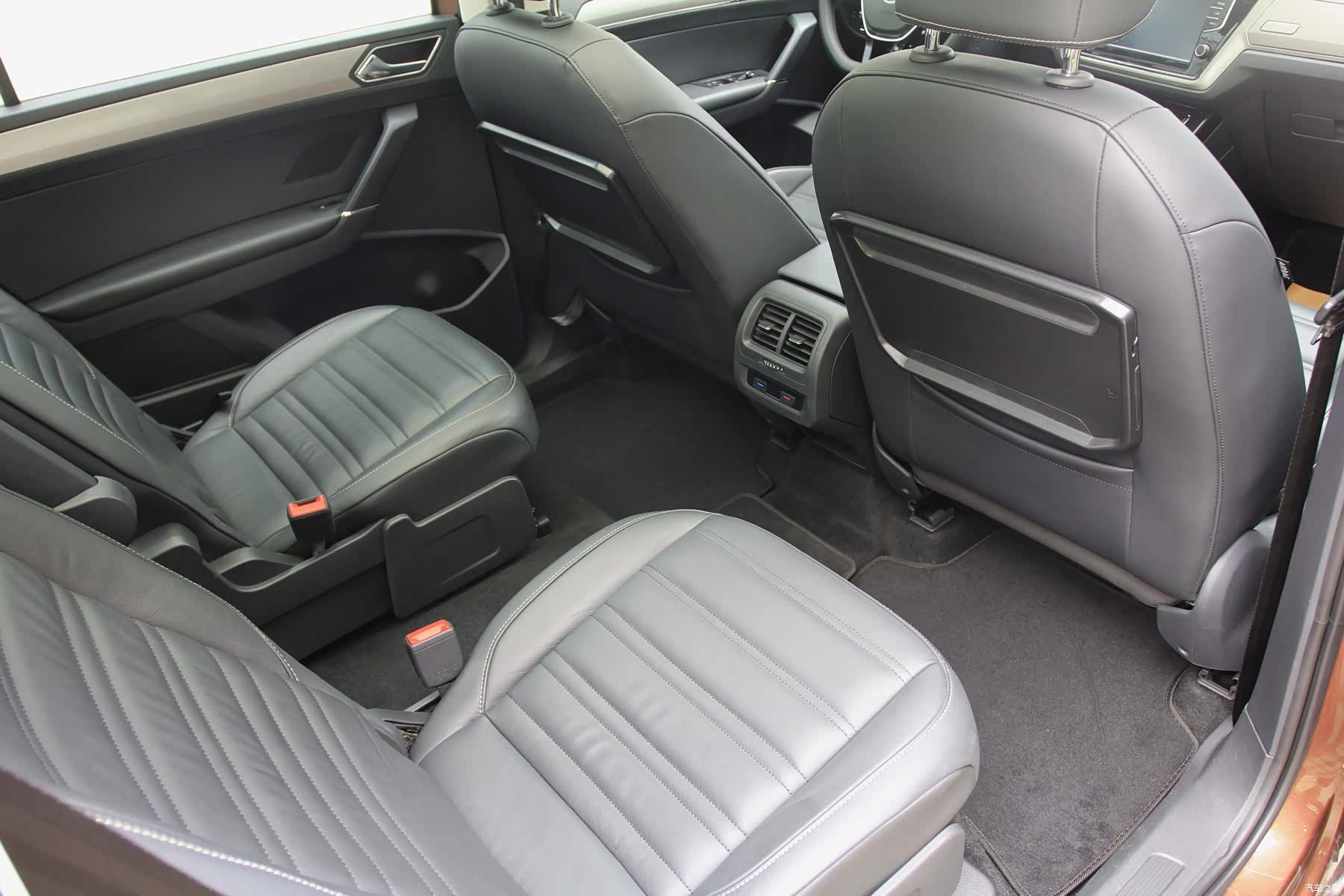 Volkswagen L, 2017 19