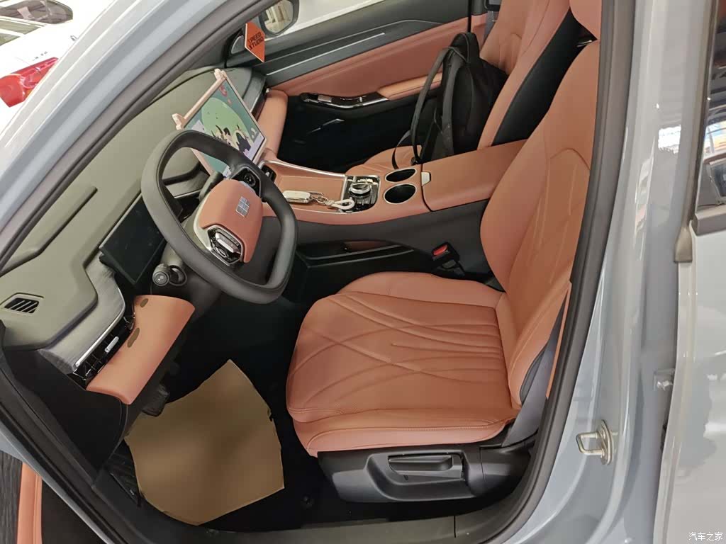 Geely Galaxy L6, 2025 15