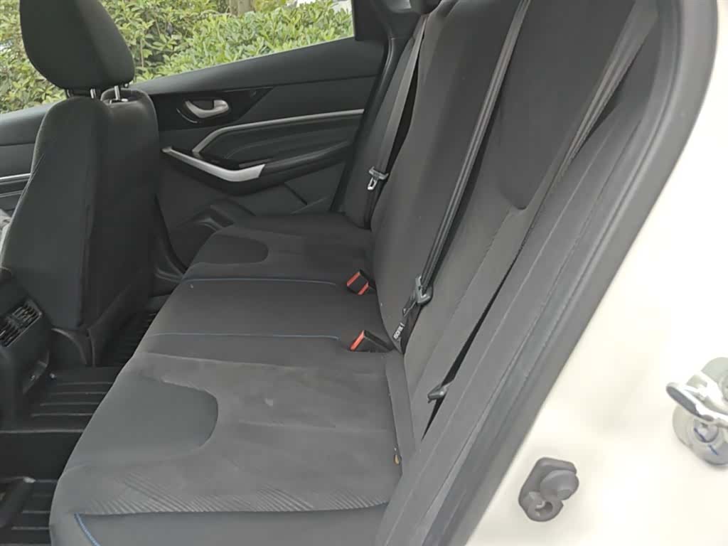 Nissan D60EV, 2024 17