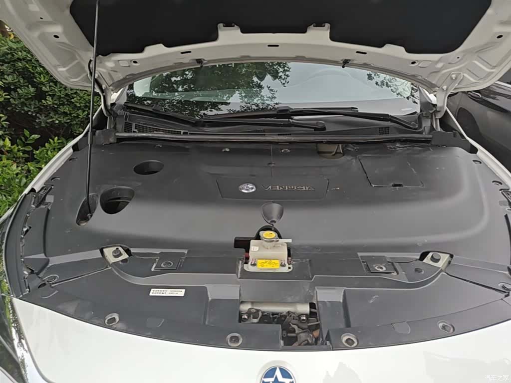 Nissan D60EV, 2024 20