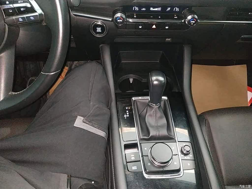Mazda Mazda3, 2021 14