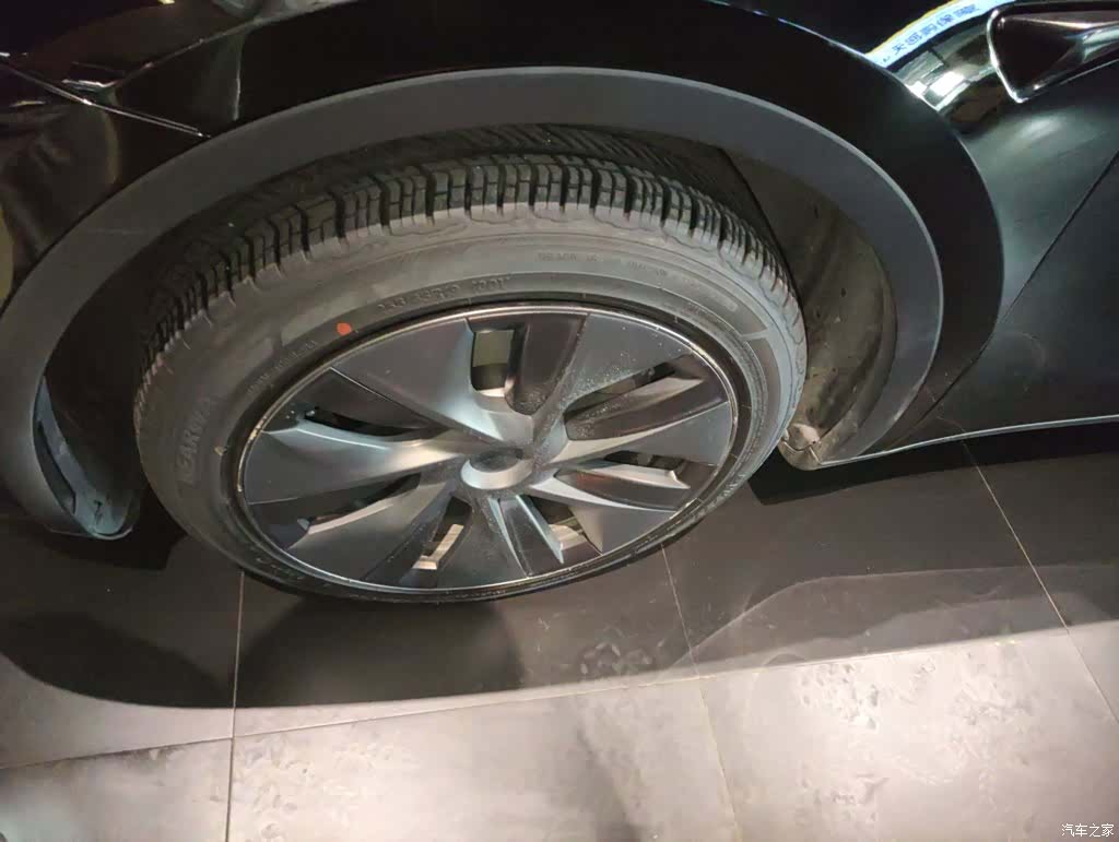 Tesla Model Y, 2024 23