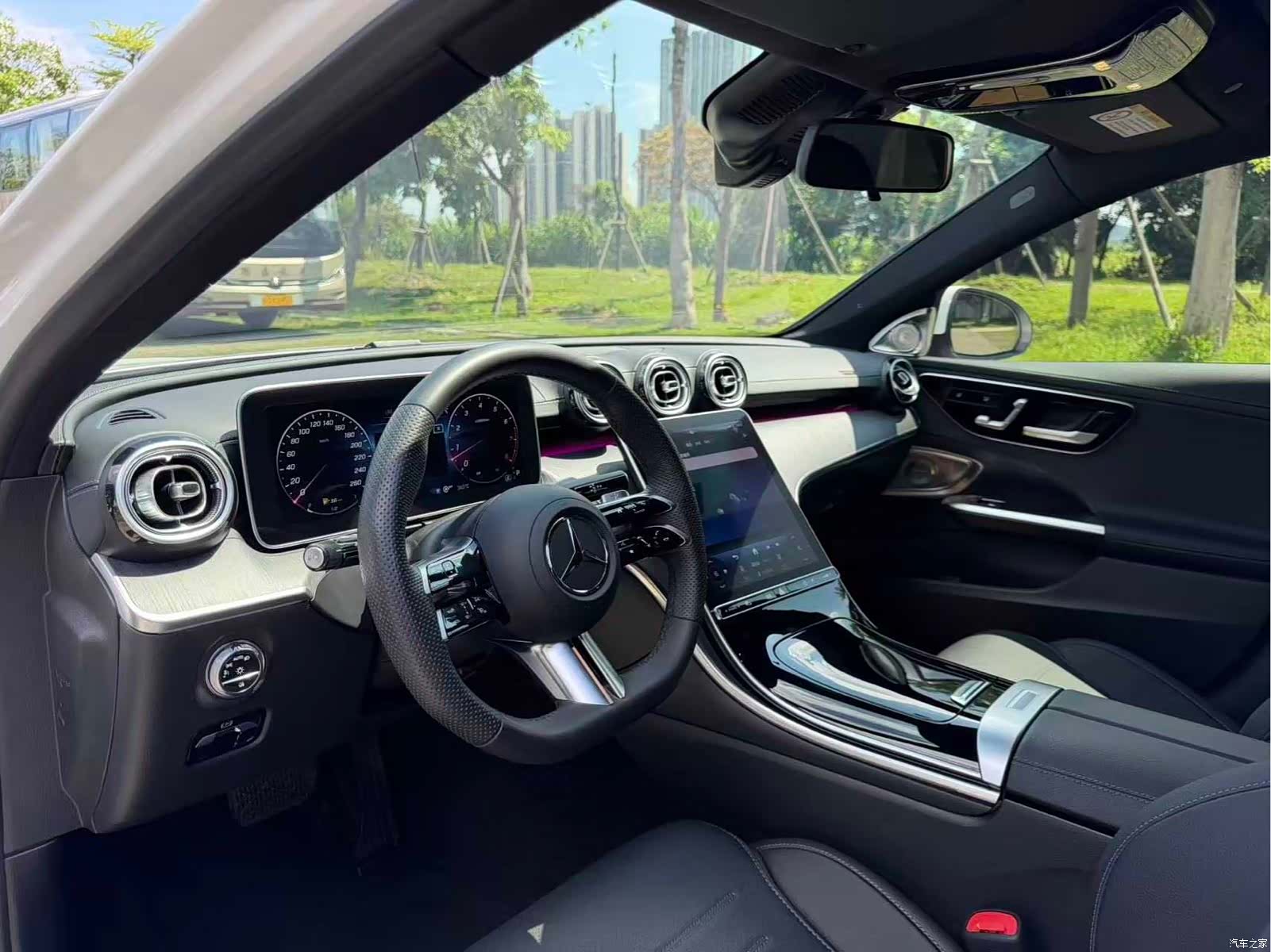 Mercedes-Benz C-Class, 2024 4