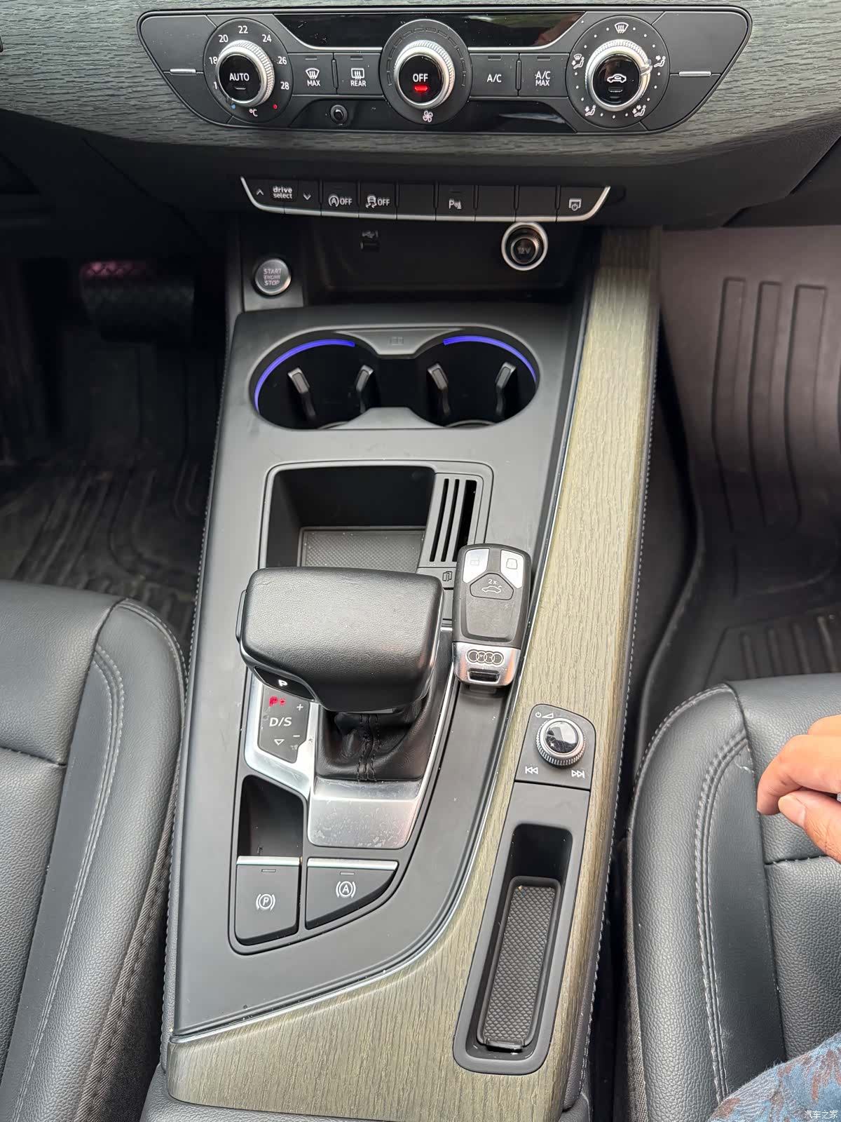 Audi A4L, 2023 15