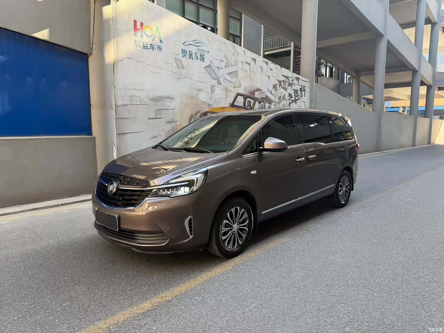 Buick GL8, 2021 1
