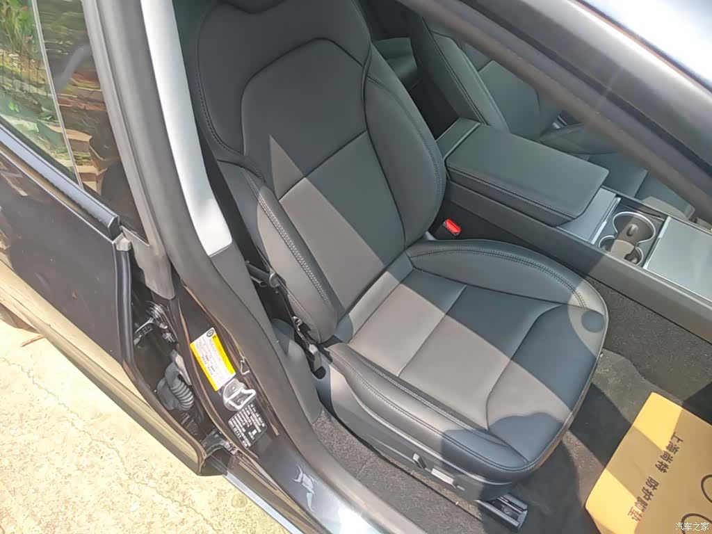 Tesla Model 3, 2025 20