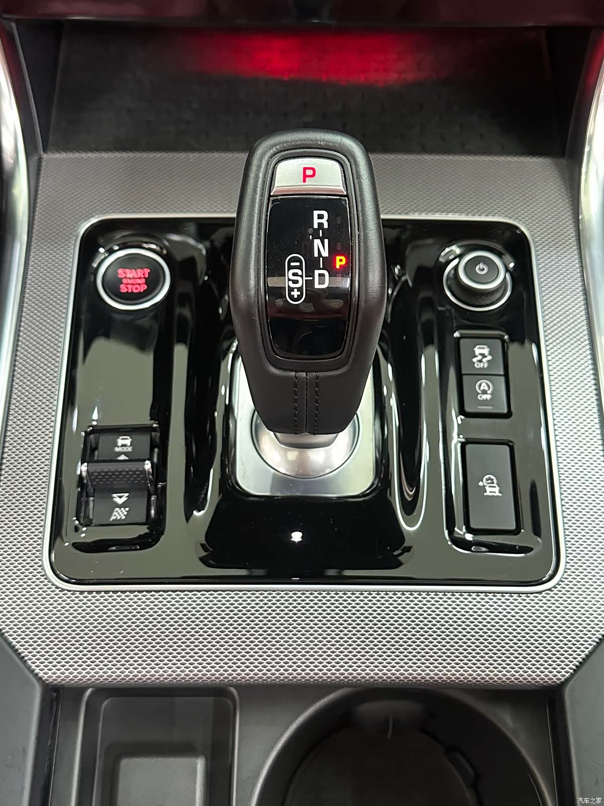 Land Rover XEL, 2022 17