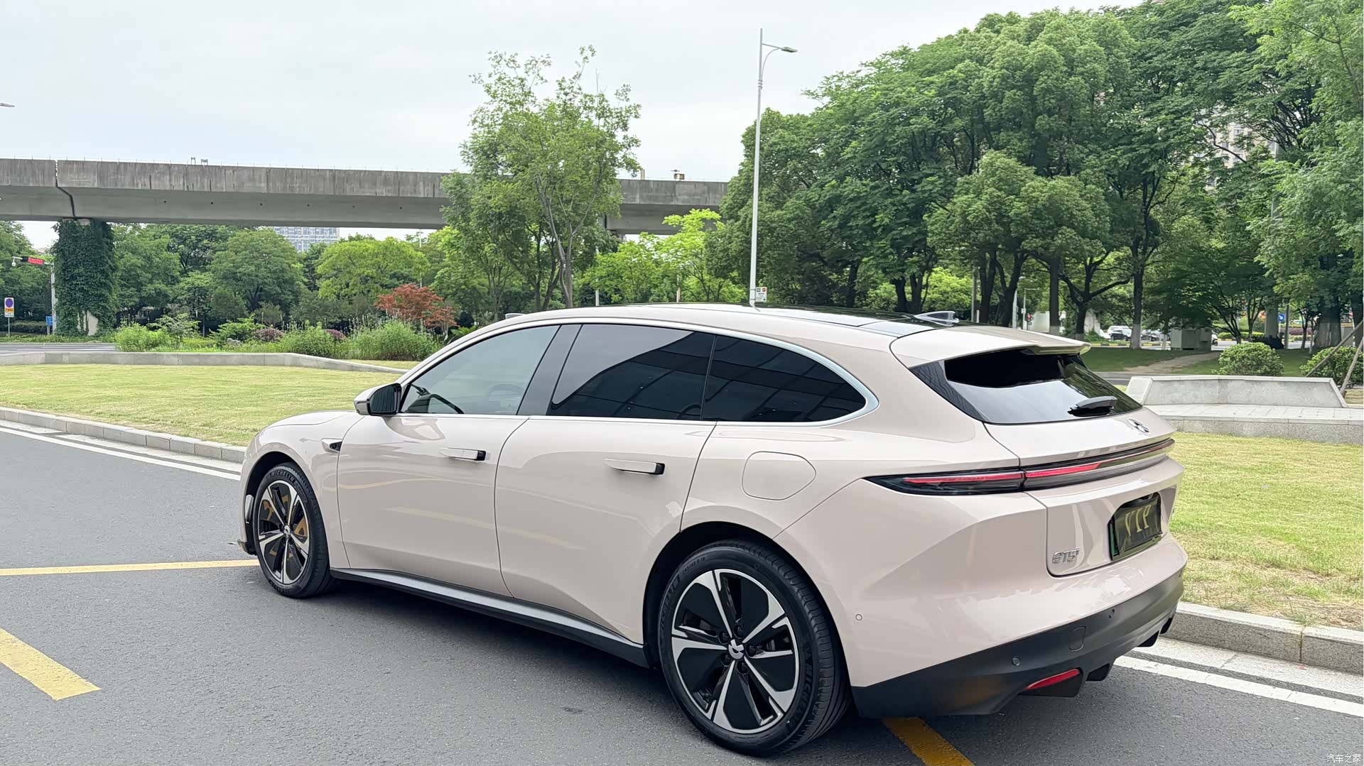 NIO ET5, 2024 все фото