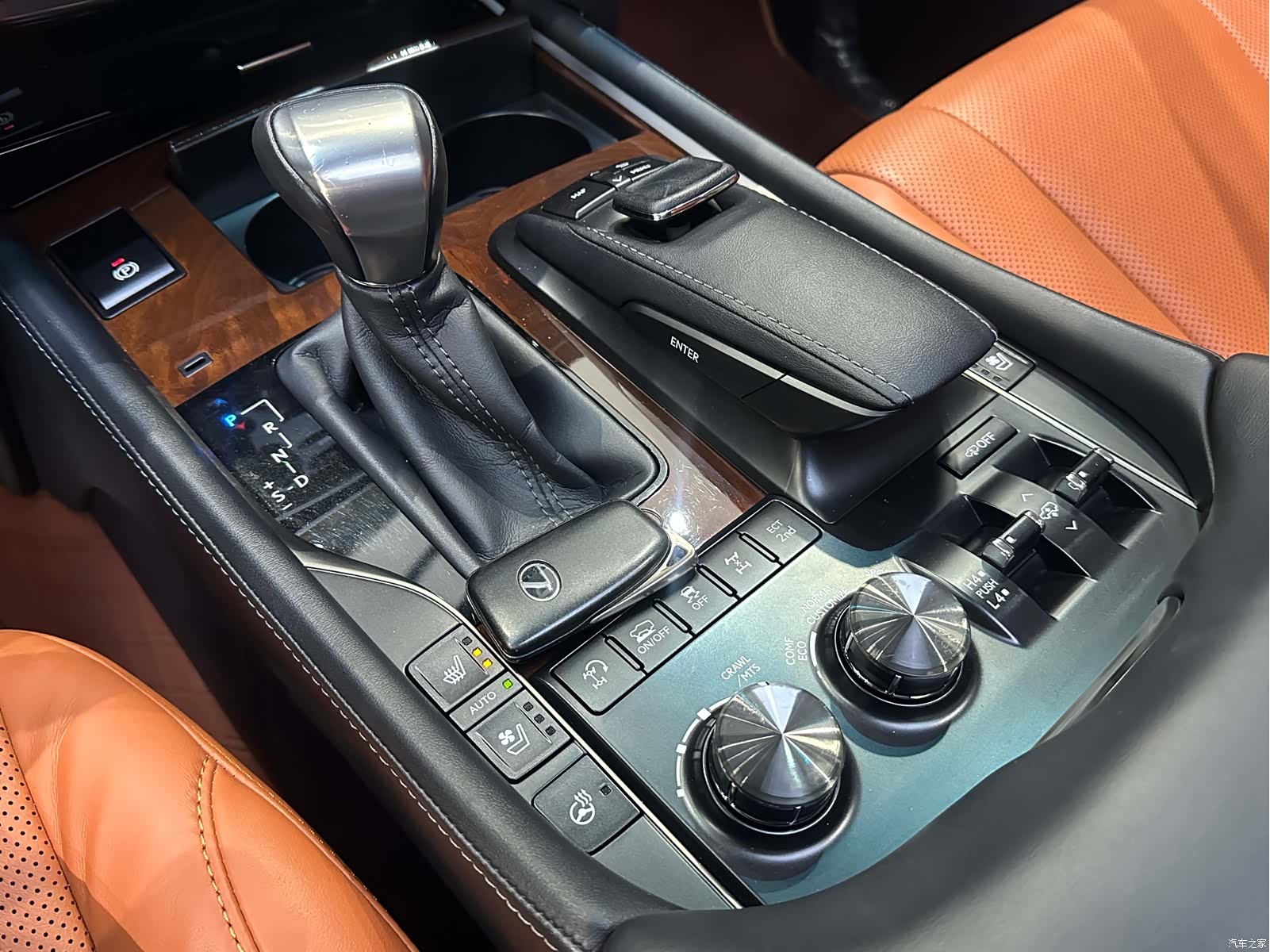 Lexus LX, 2016 16