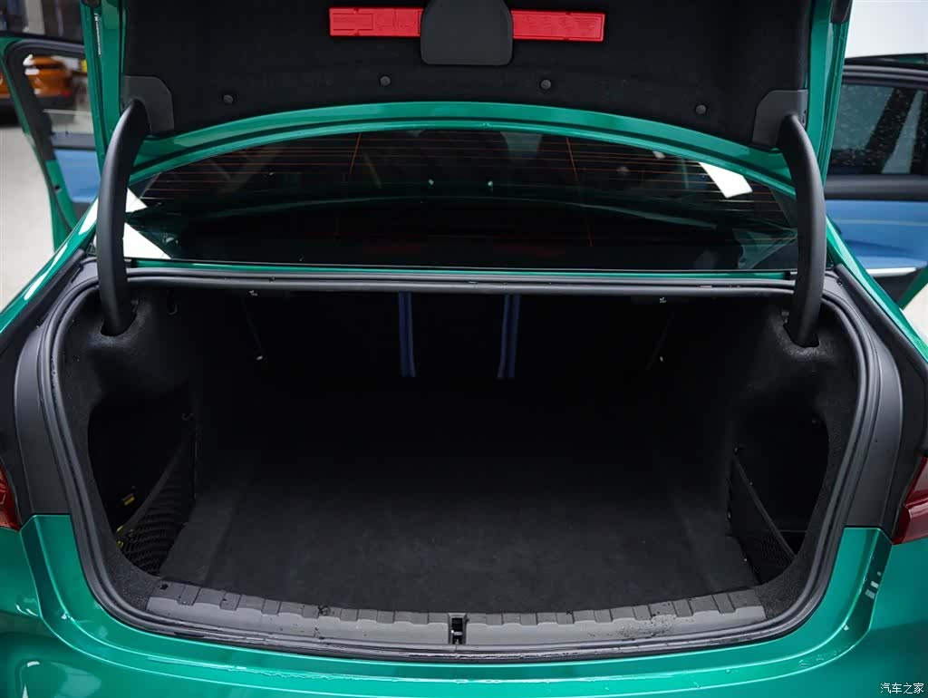 BMW M3, 2022 38