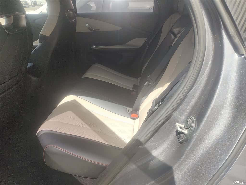 BYD Dolphin, 2023 17