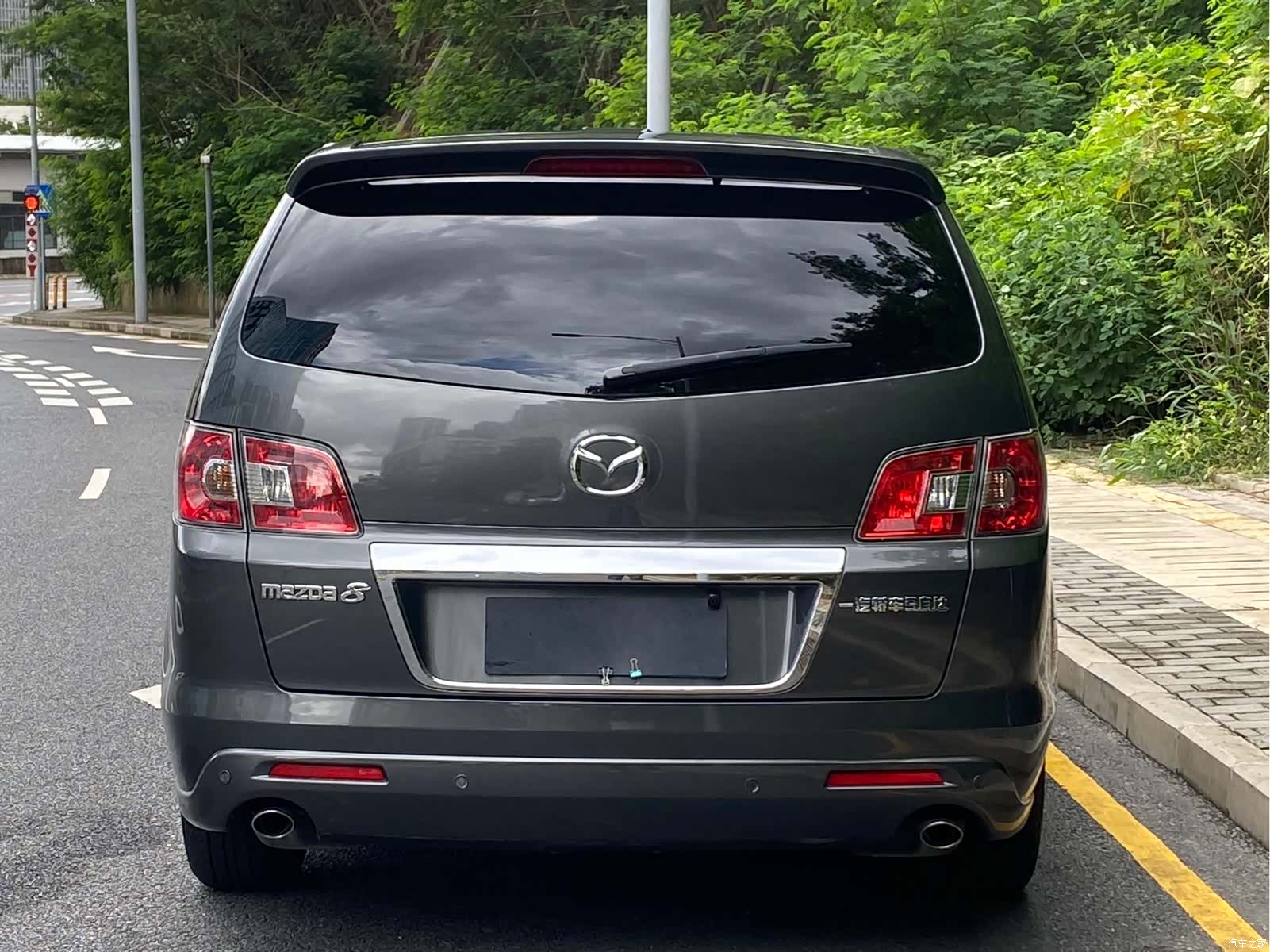 Mazda 8, 2011 21