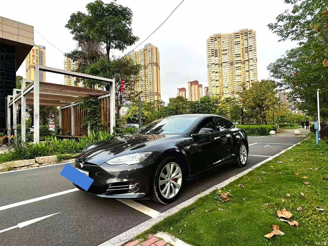 Tesla Model S, 2015 1
