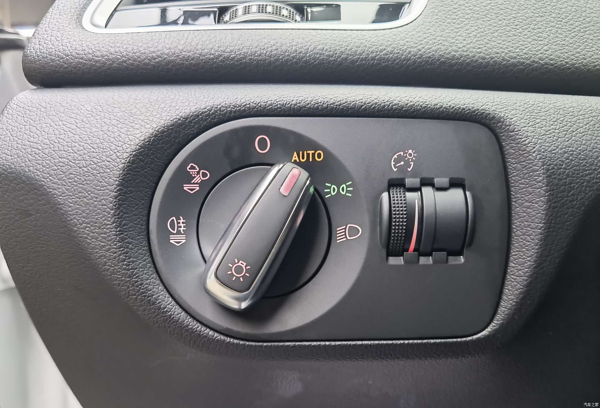Audi Q3, 2018 13