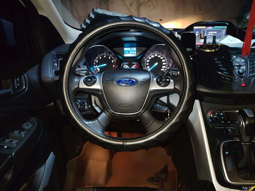 Ford Kuga, 2015 3