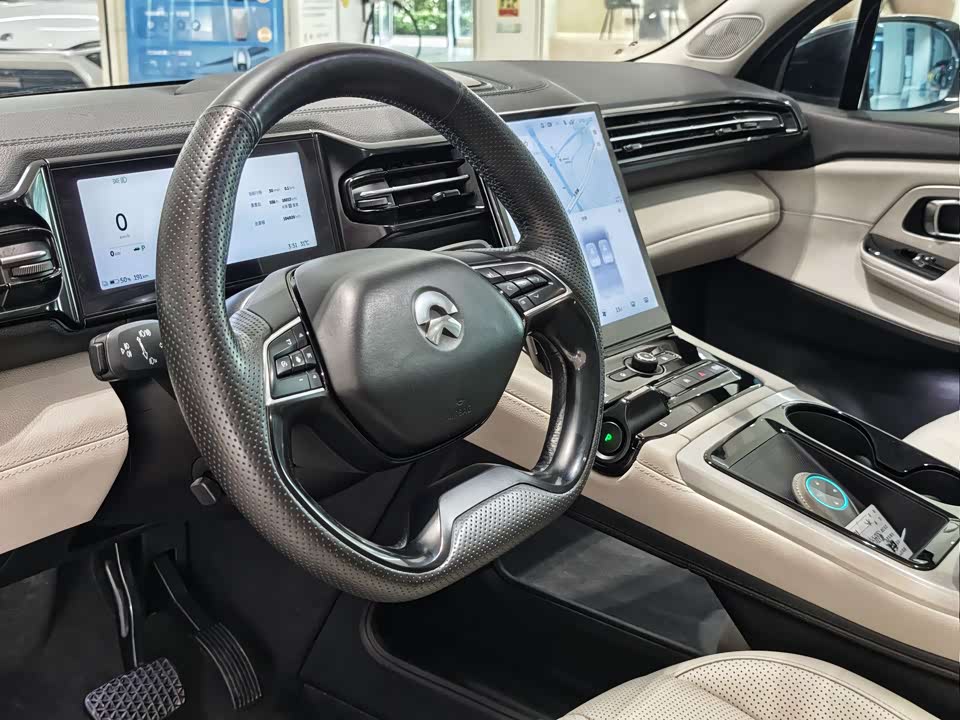 NIO ES8