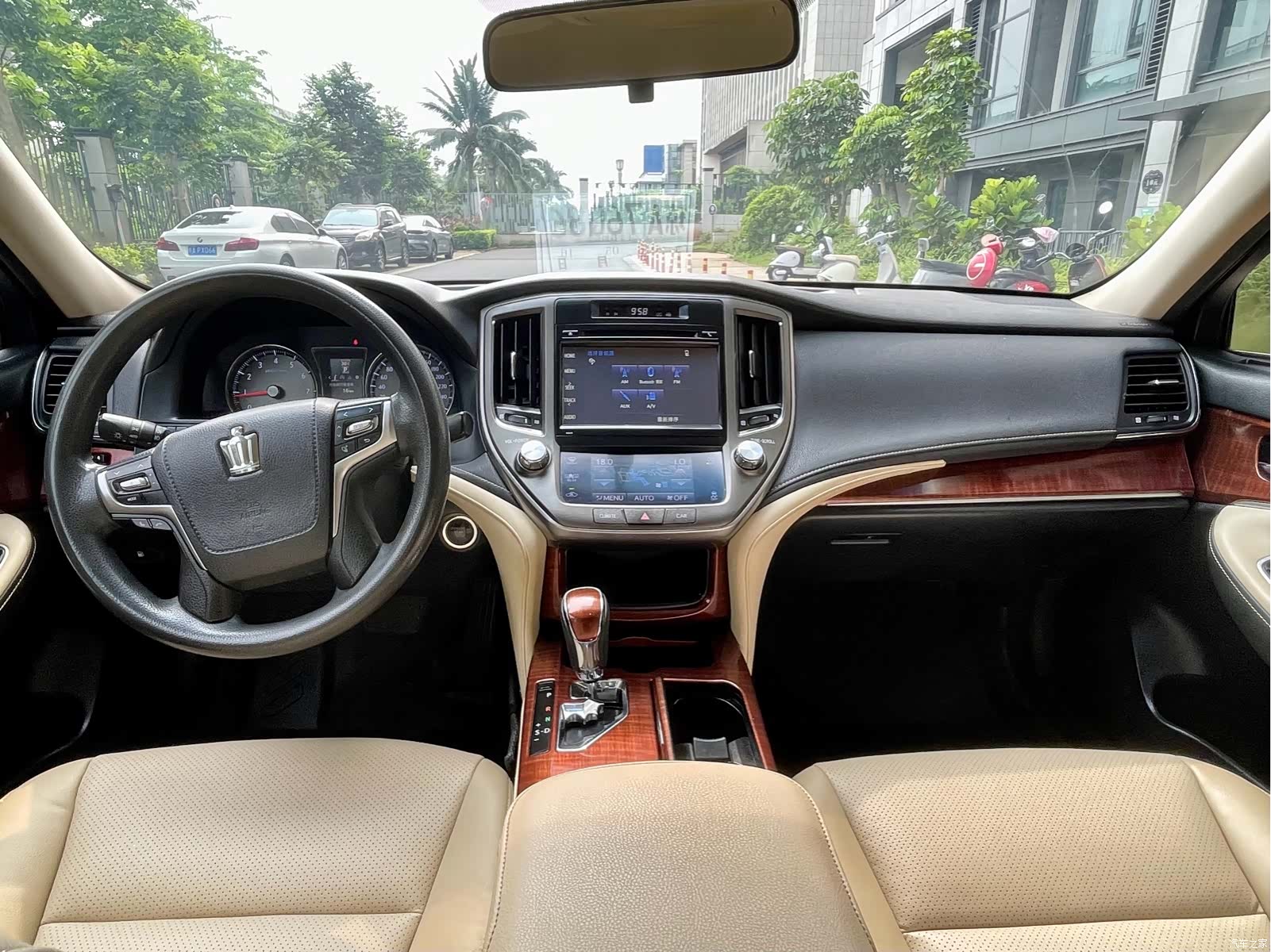 Toyota Crown, 2017 6