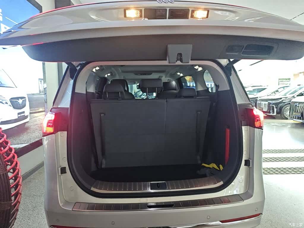 Buick GL8, 2025 19
