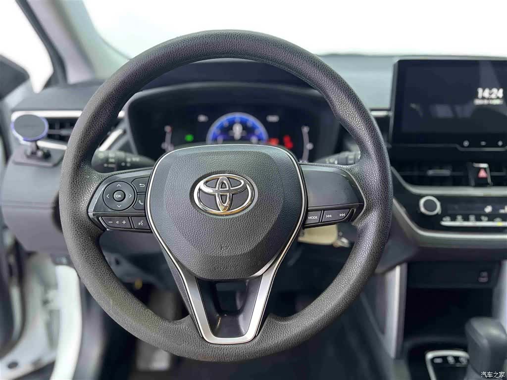 Toyota Frontlander, 2023 12