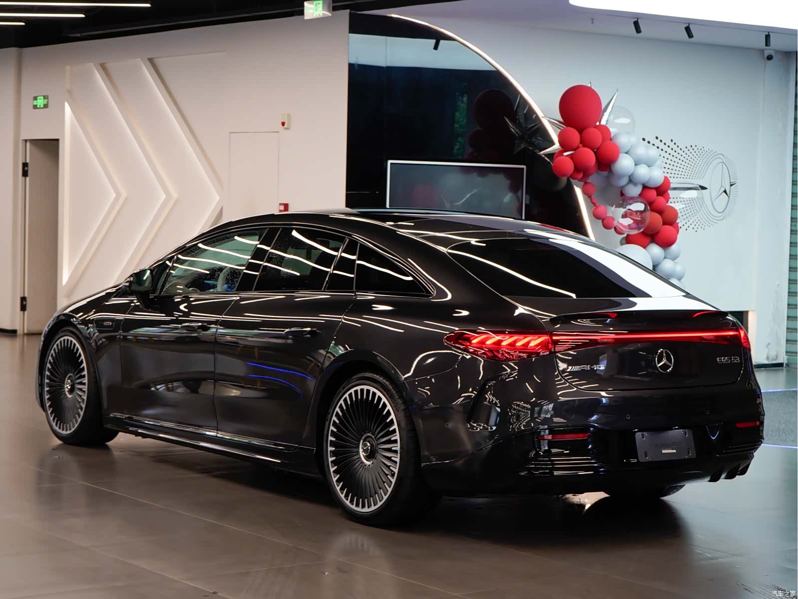 Mercedes-Benz EQS, 2025 4