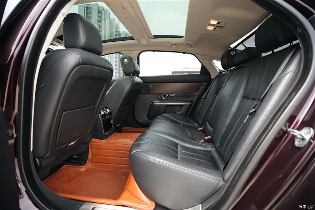 Jaguar XJ, 2017 12