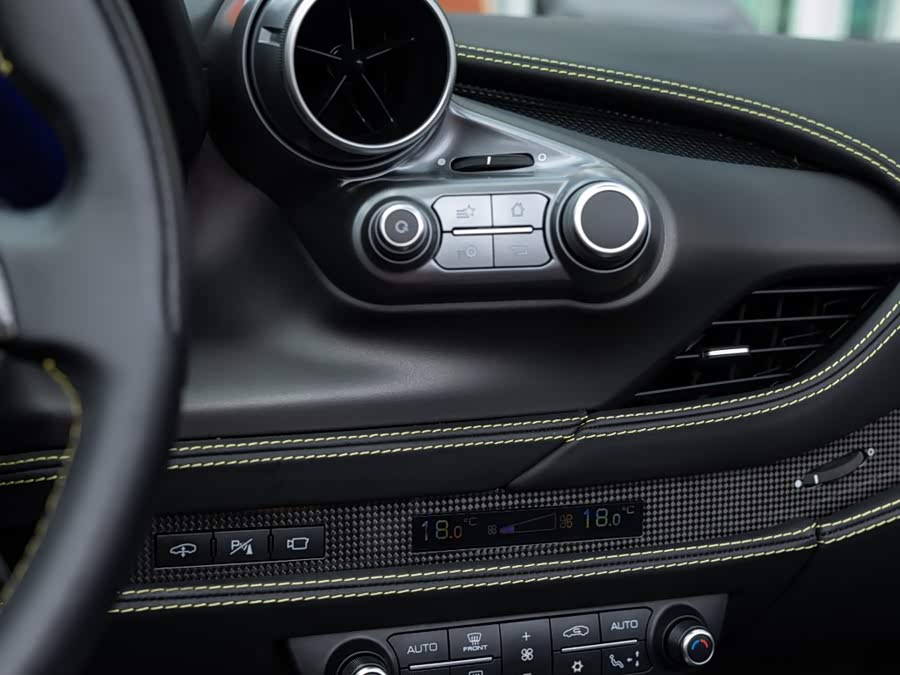 Ferrari F8 2022, фото 13