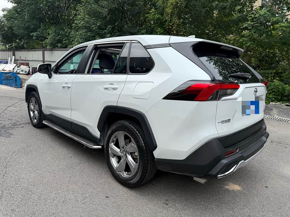 Toyota RAV4 Rongfang