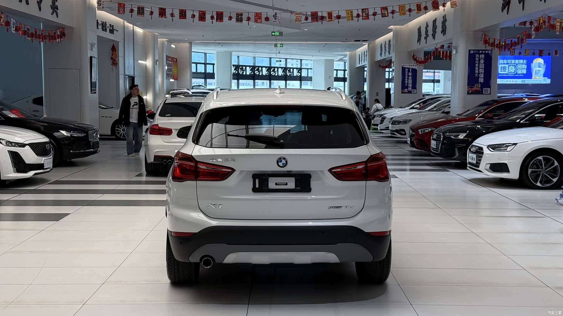 BMW X1, 2019 все фото
