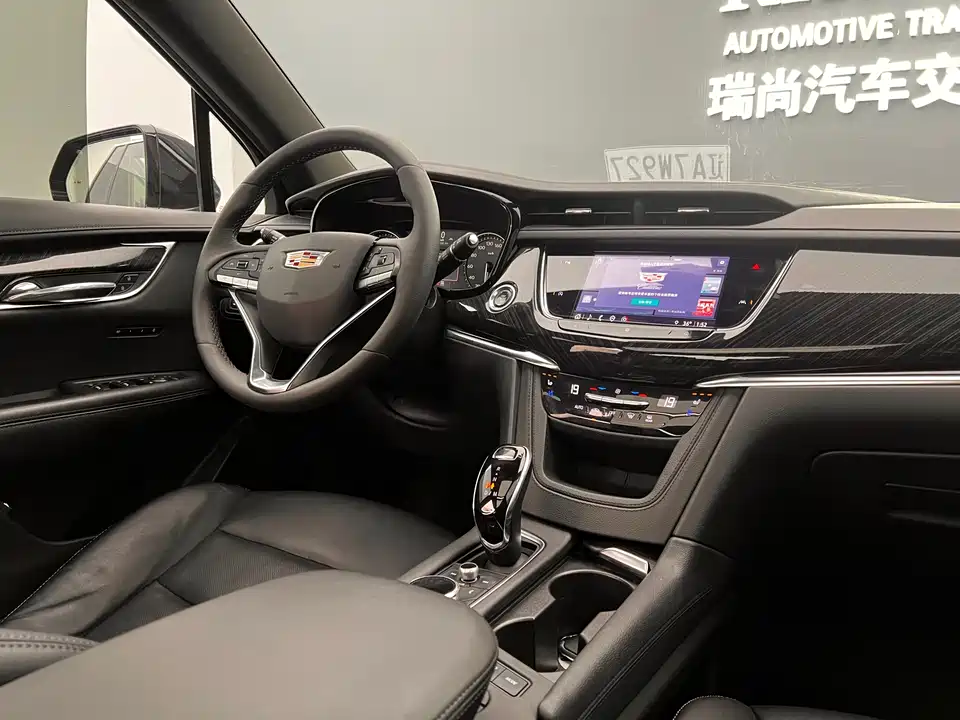 Cadillac XT6