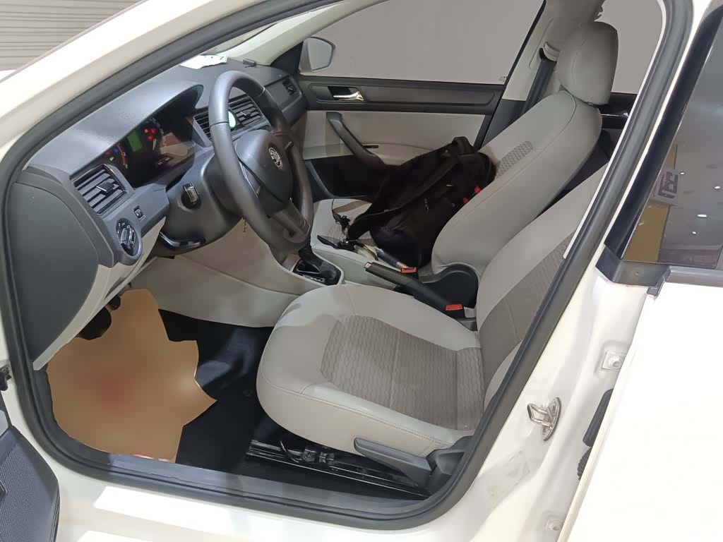 Skoda Rapid, 2016 11