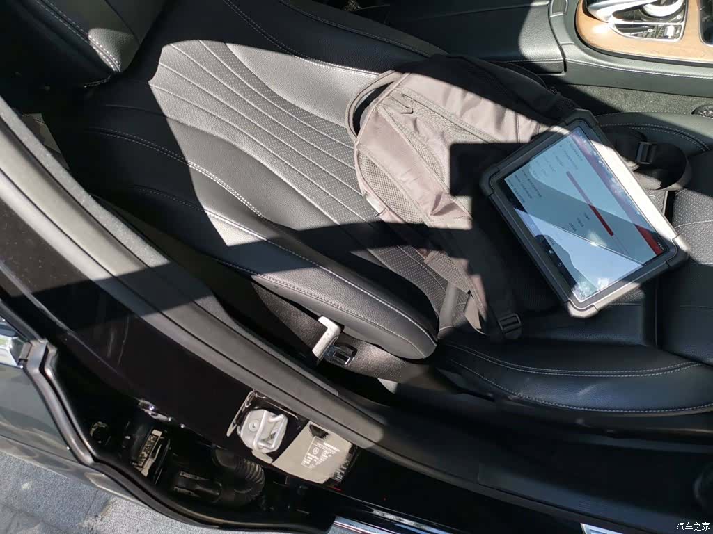 Mercedes-Benz E-Class, 2018 20