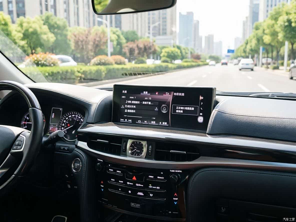 Lexus LX, 2017 8