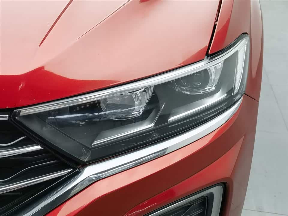 Volkswagen T-ROC exploring Songs