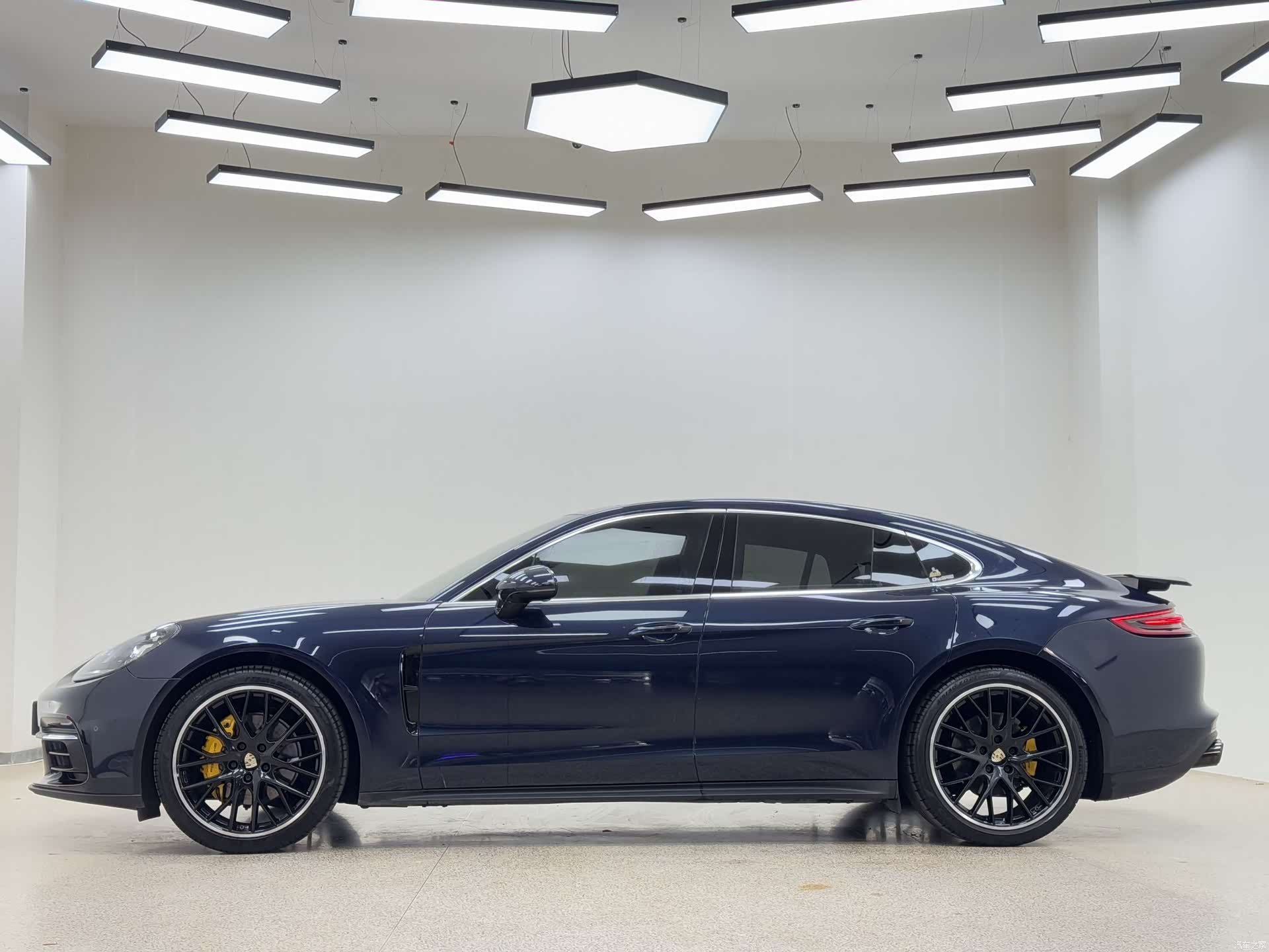 Porsche Panamera, 2018 все фото