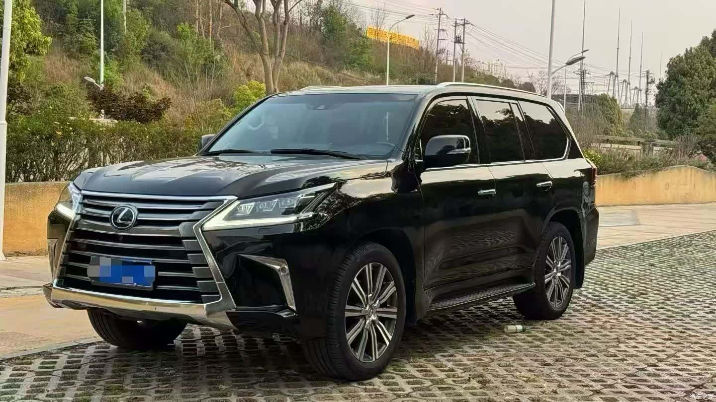 Lexus LX, 2017 1