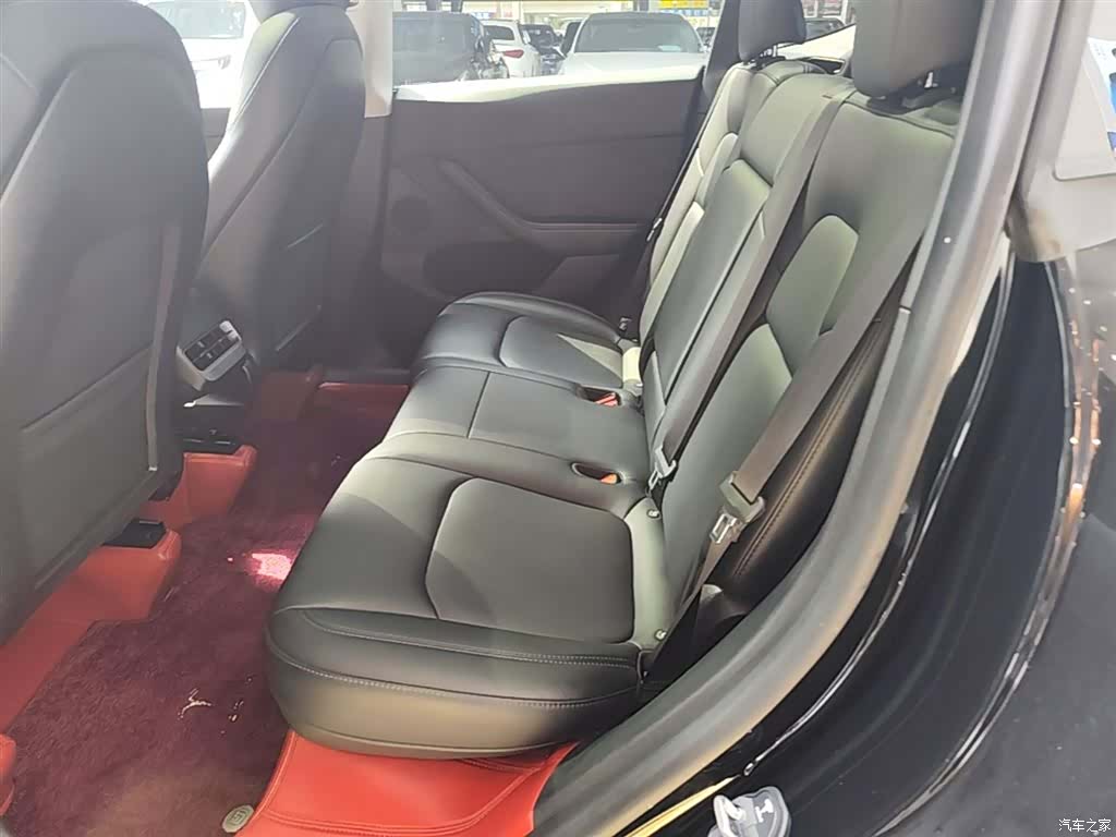 Tesla Model Y, 2023 17