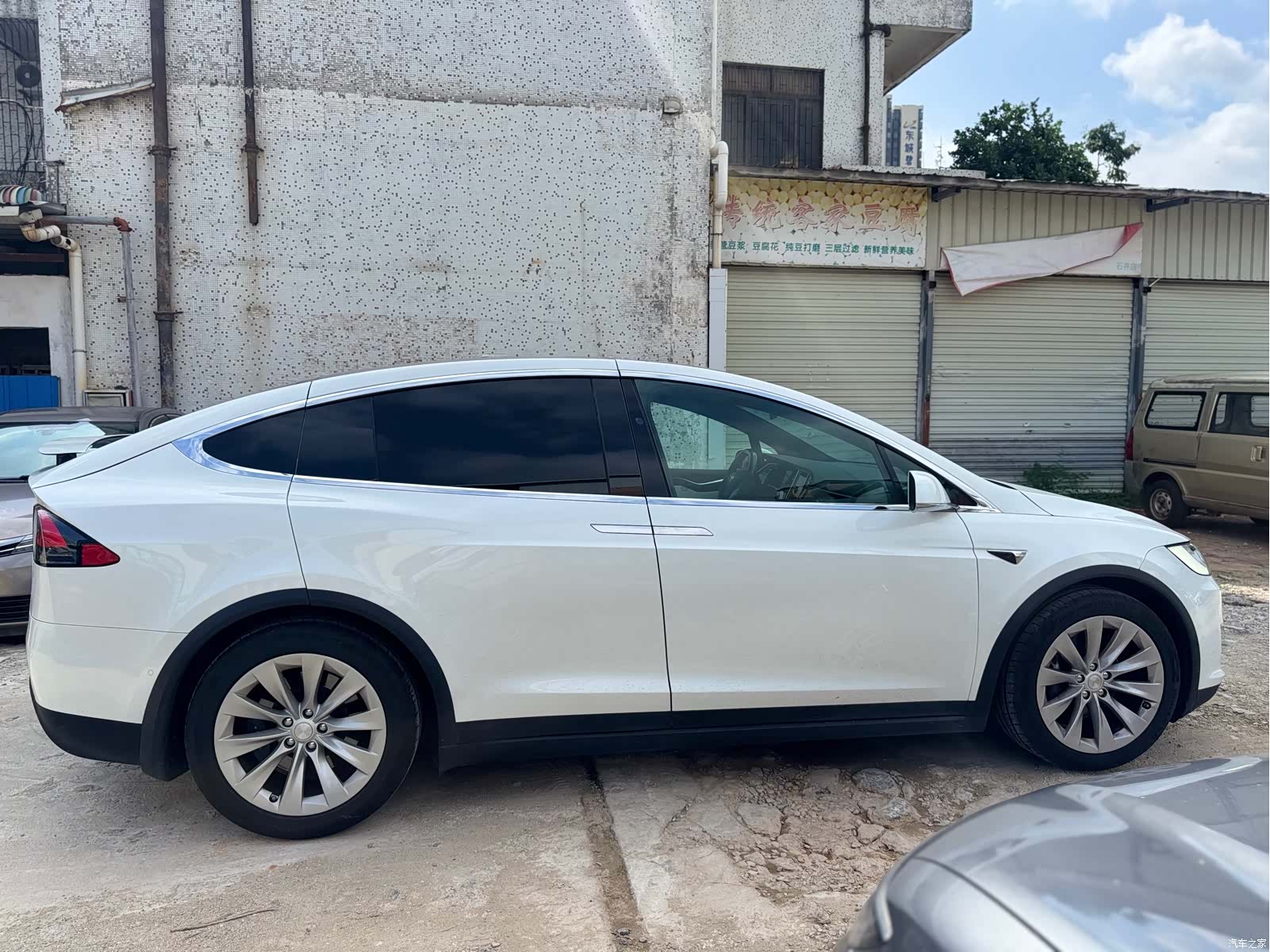 Tesla Model X, 2018 6