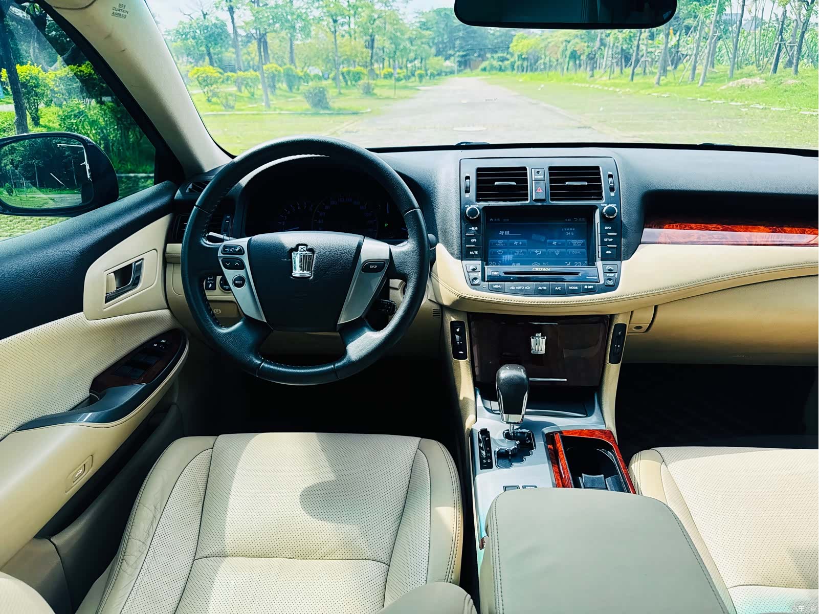Toyota Crown, 2012 15