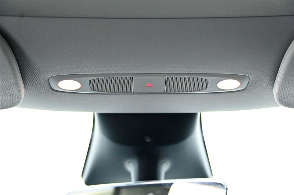 Tesla Model Y, 2023 31