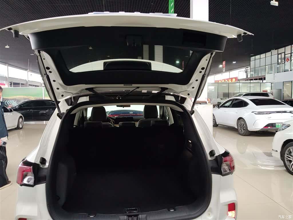Ford Escape, 2023 15
