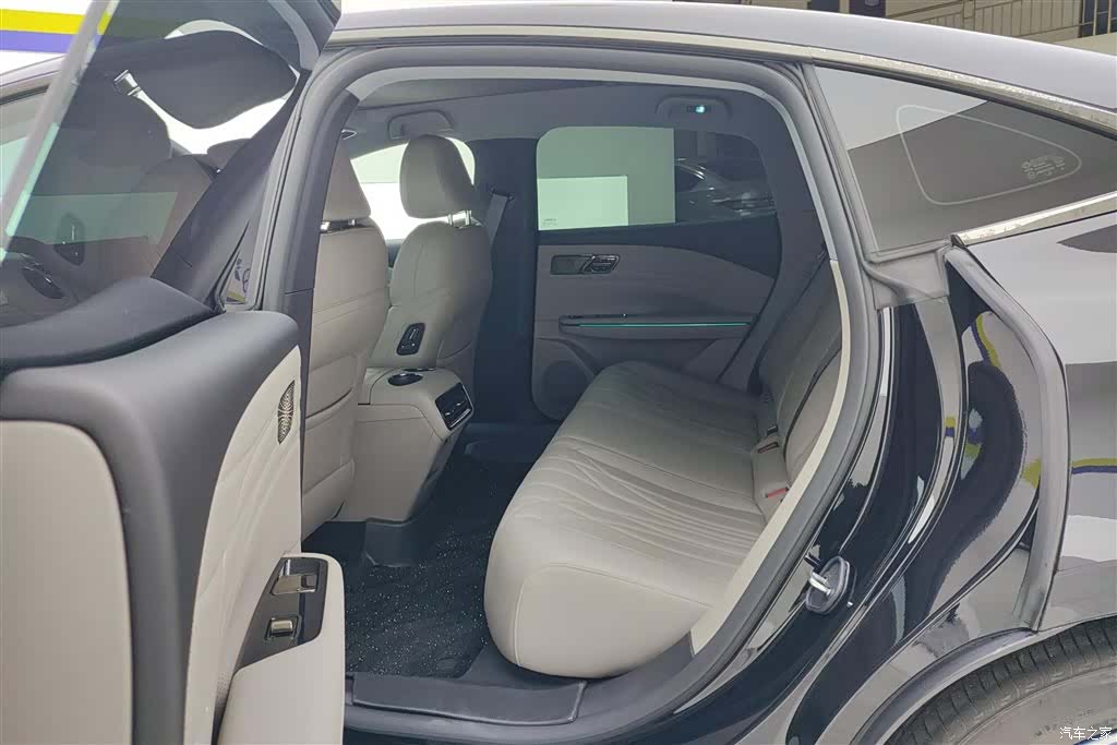 Geely 8, 2025 11