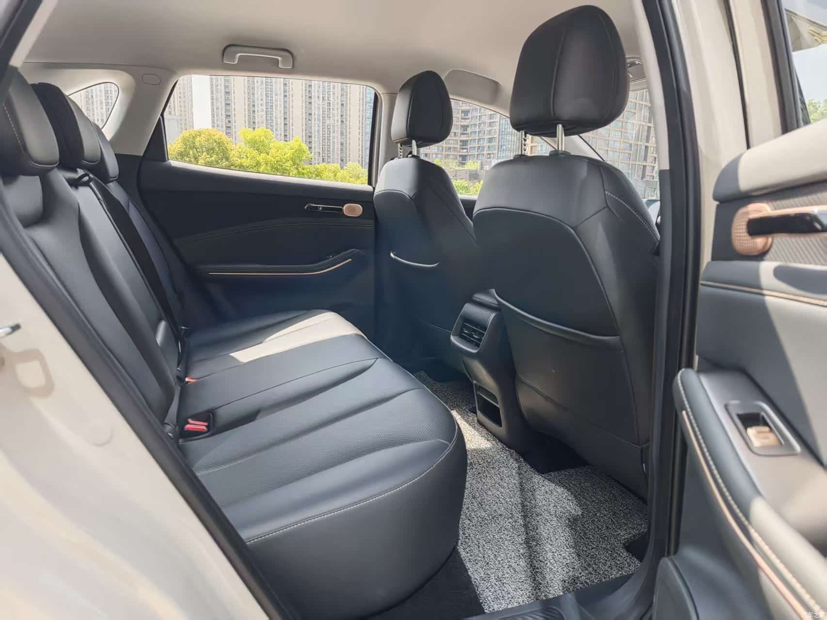 Wuling E6, 2025 11