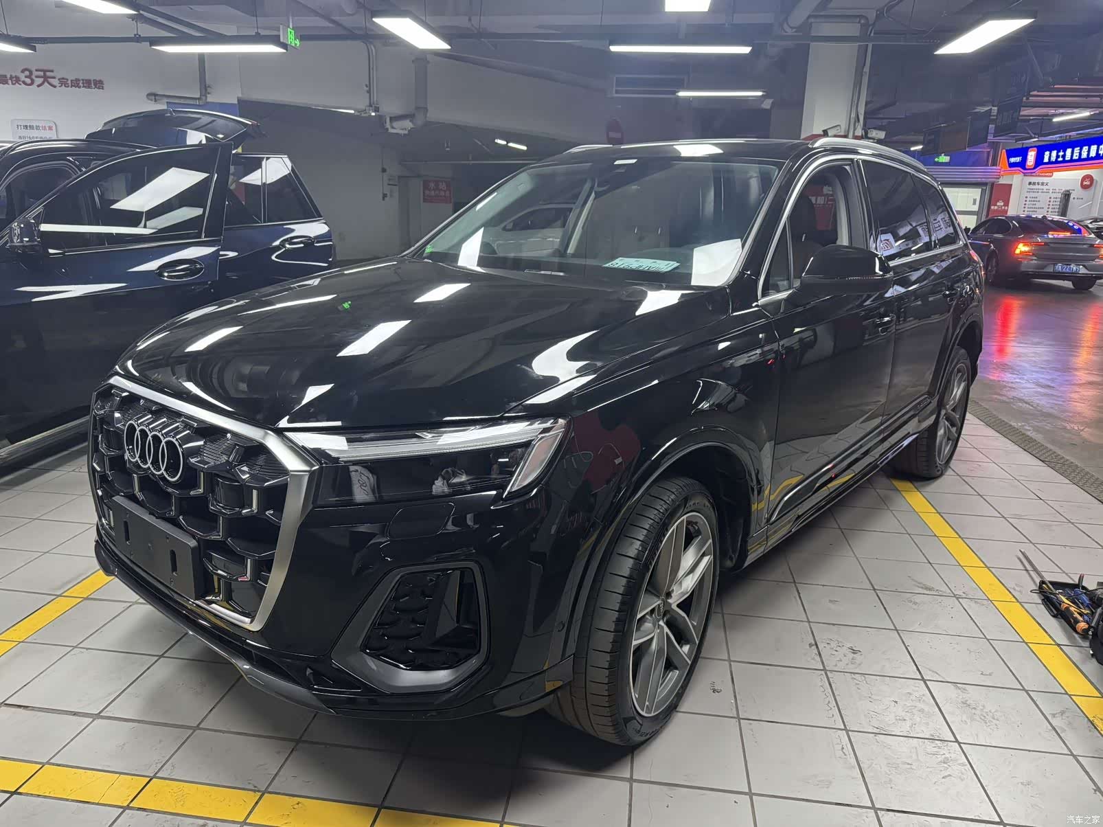Audi Q7, 2024 1