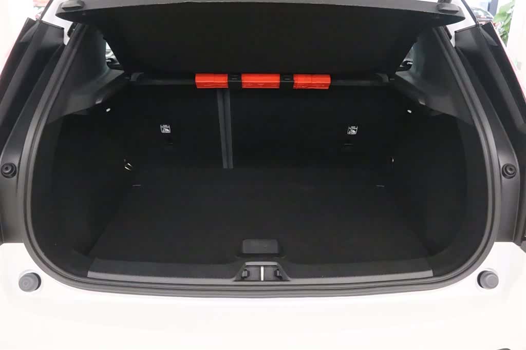 Volvo EX30, 2025 17