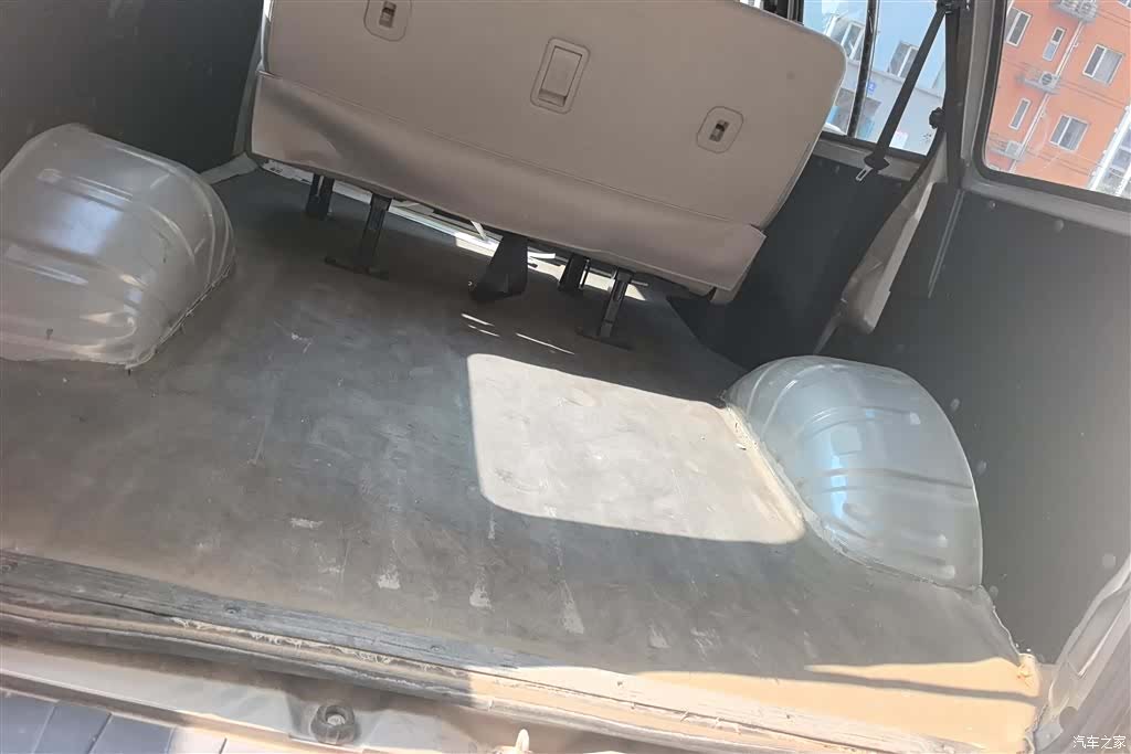 DongFeng M5, 2022 4