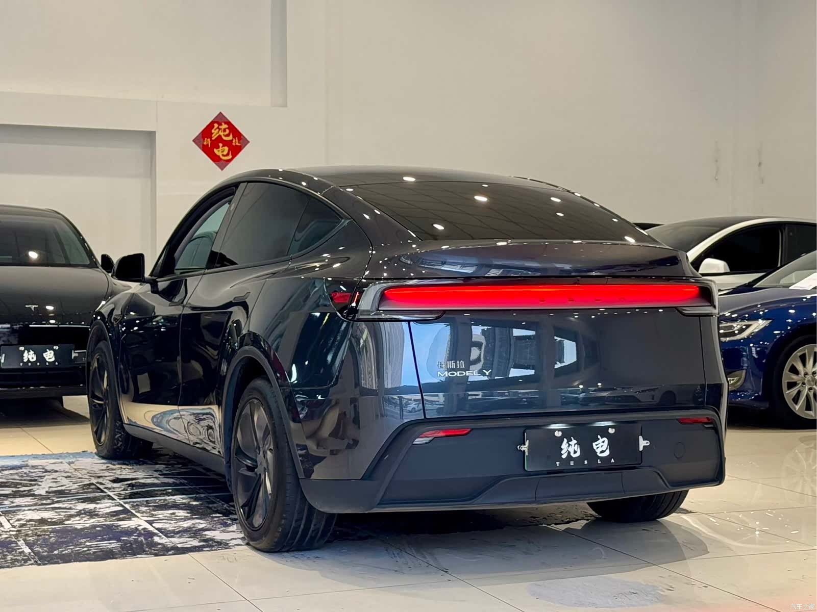 Tesla Model Y, 2025 14